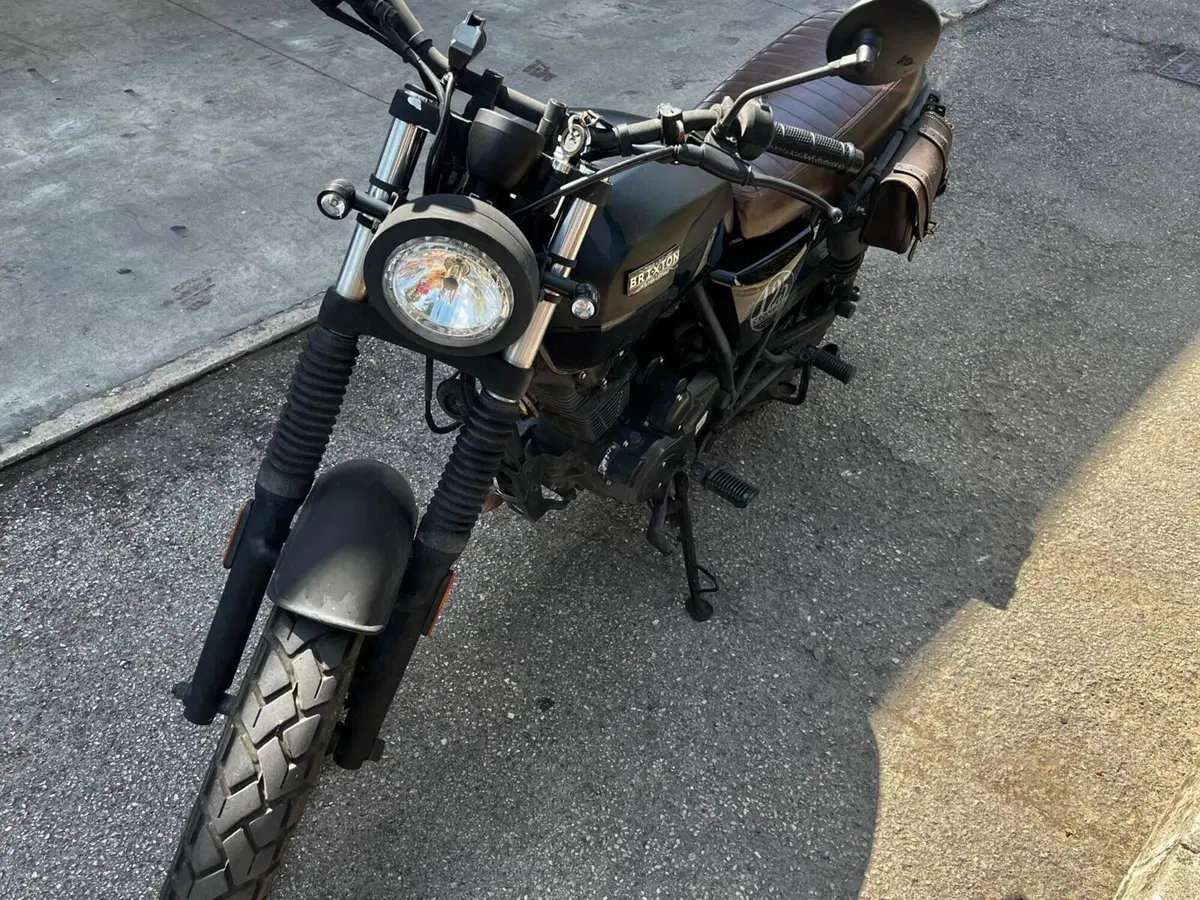Brixton Motorcycles Cromwell 125 CBS (2021 - 26) (2)