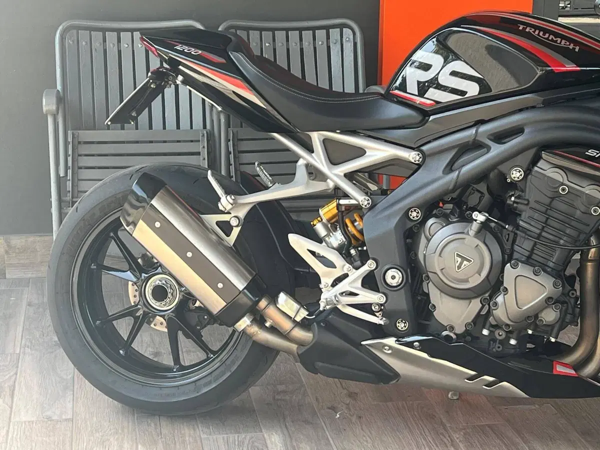 Triumph Speed Triple 1200 RS (2021 - 24) (5)
