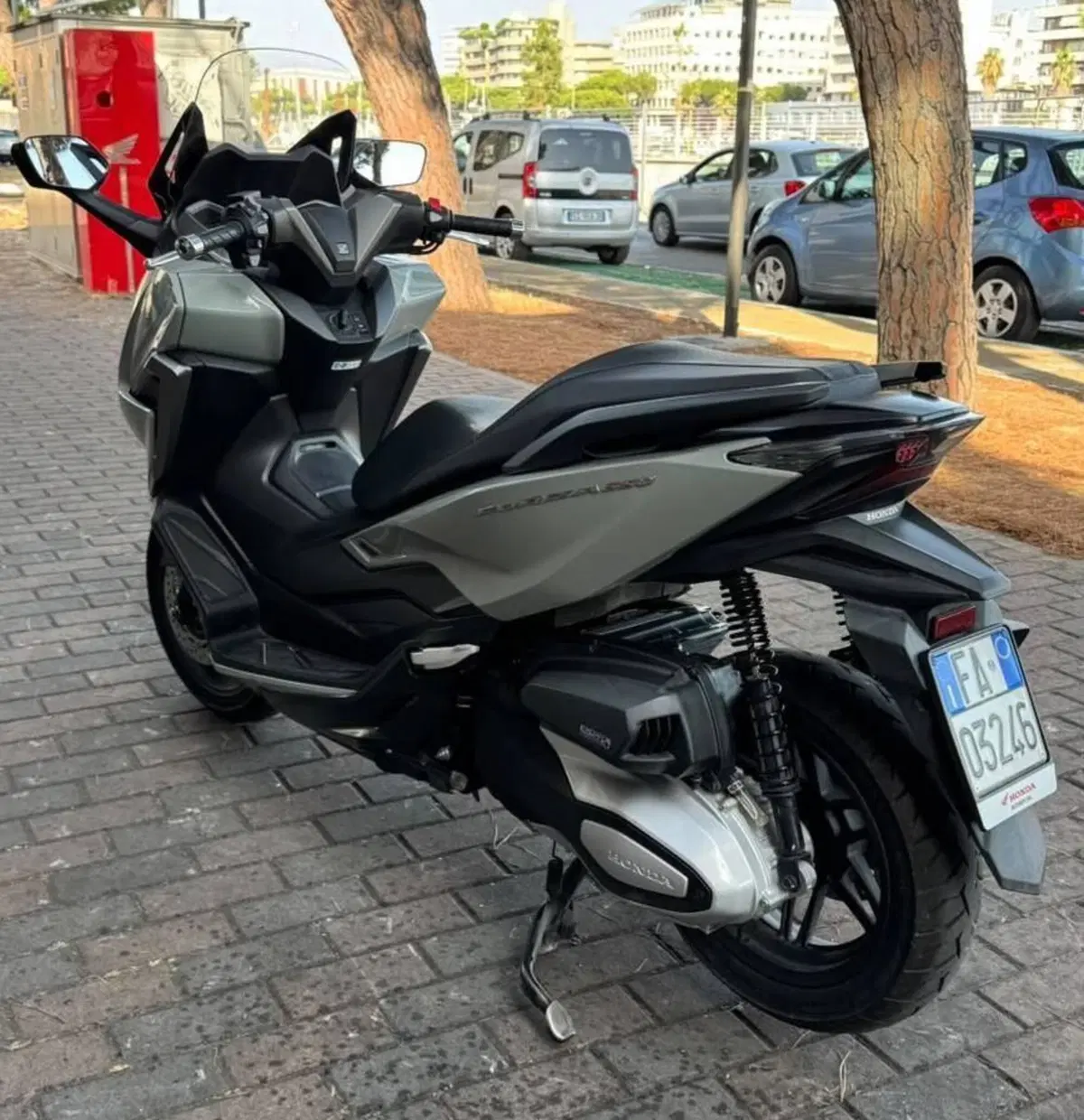 Honda Forza 350 (2022 - 24) (3)
