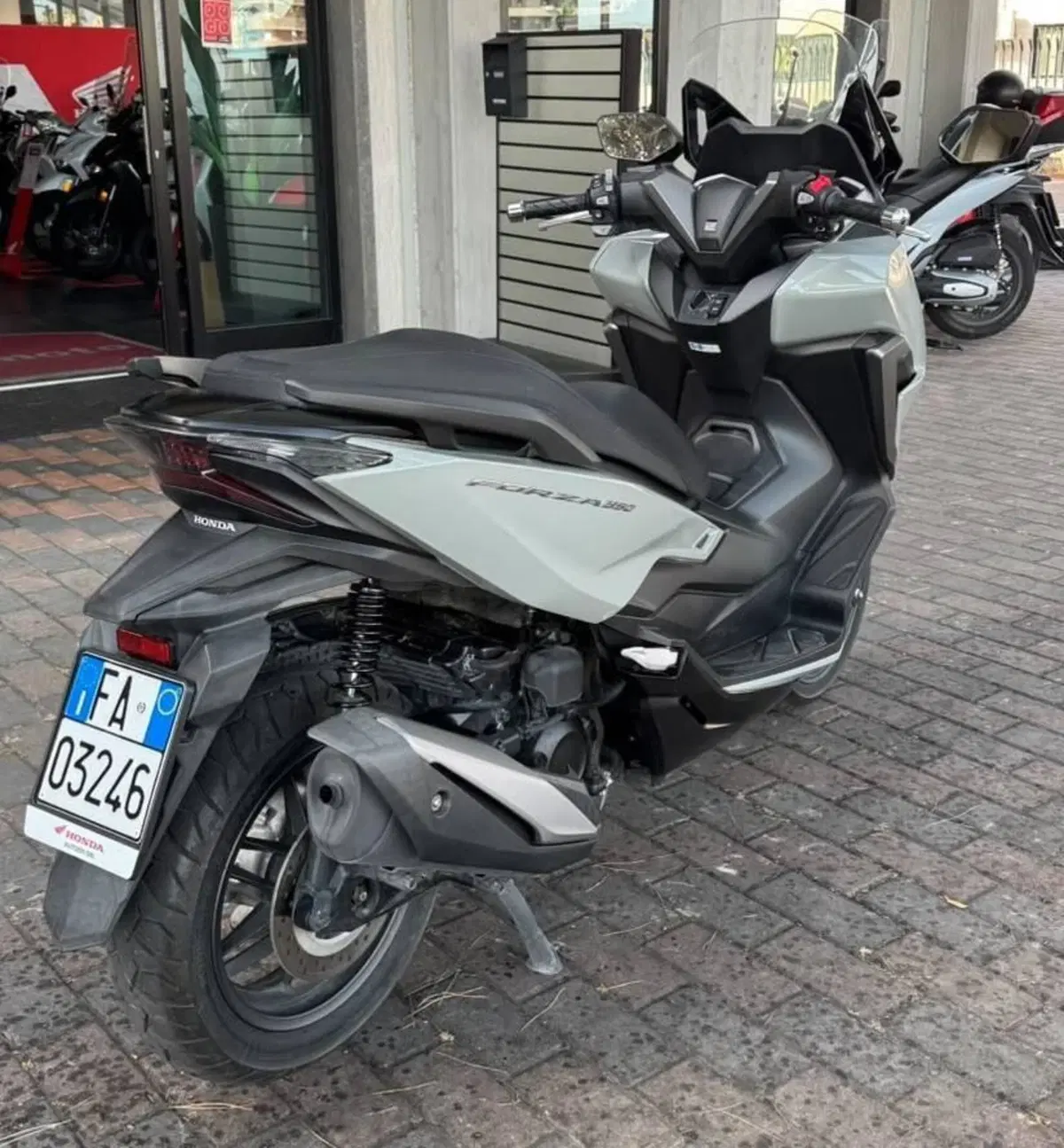 Honda Forza 350 (2022 - 24) (4)