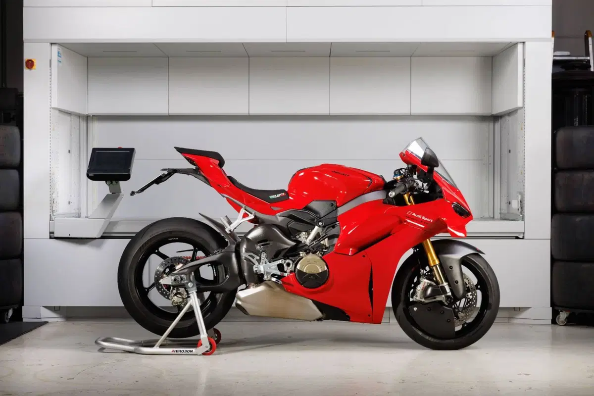 Ducati Panigale V4 S (2025 - 26) (2)