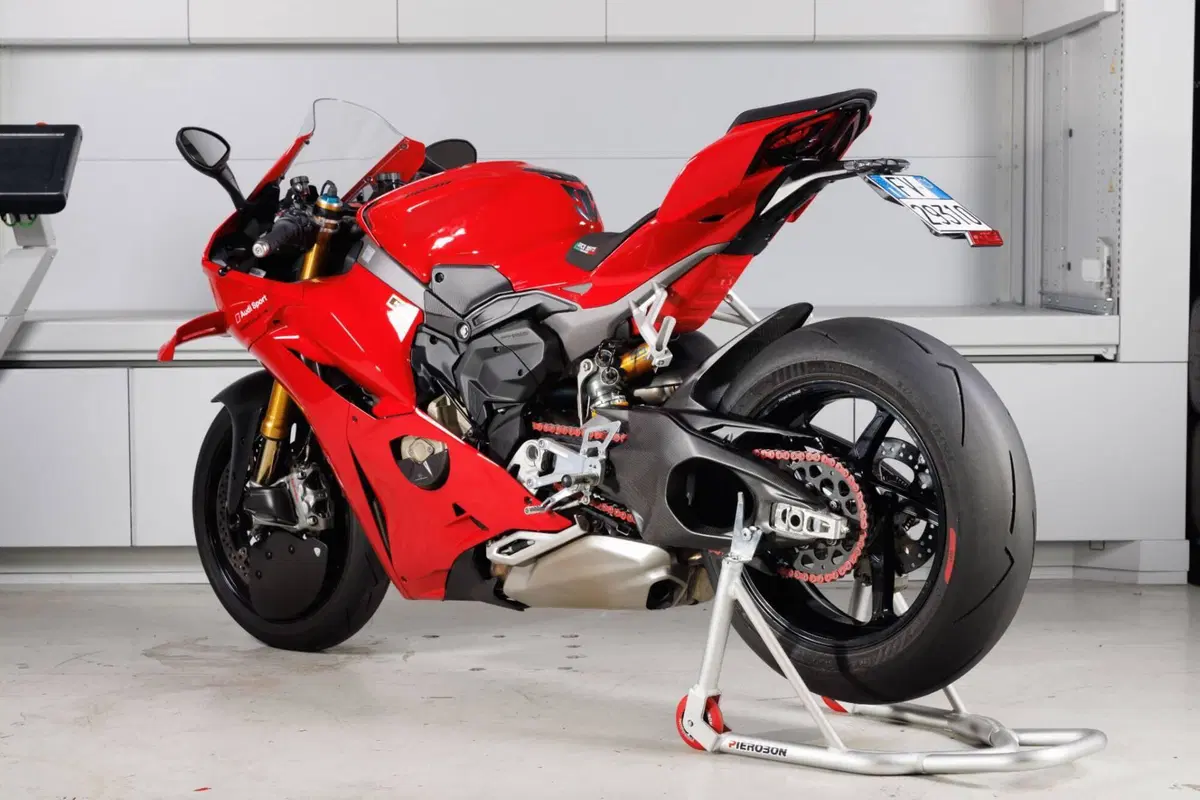Ducati Panigale V4 S (2025 - 26) (13)