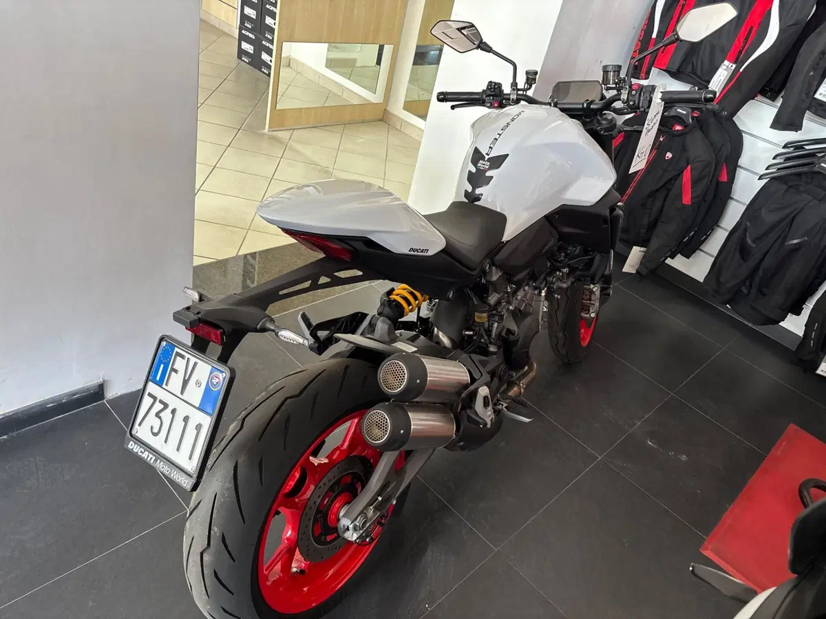 Ducati Monster 890 + (2026) (5)
