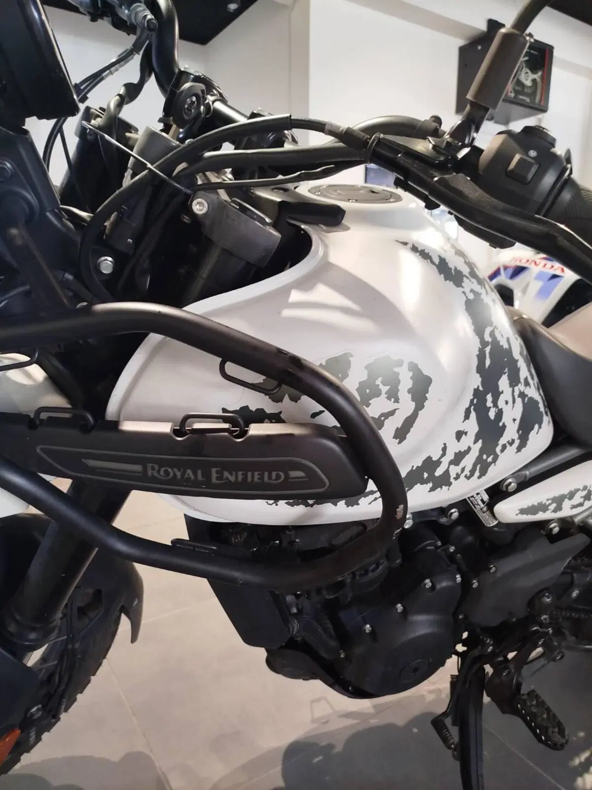 Royal Enfield Himalayan 450 Tubeless (2024 - 26) (4)