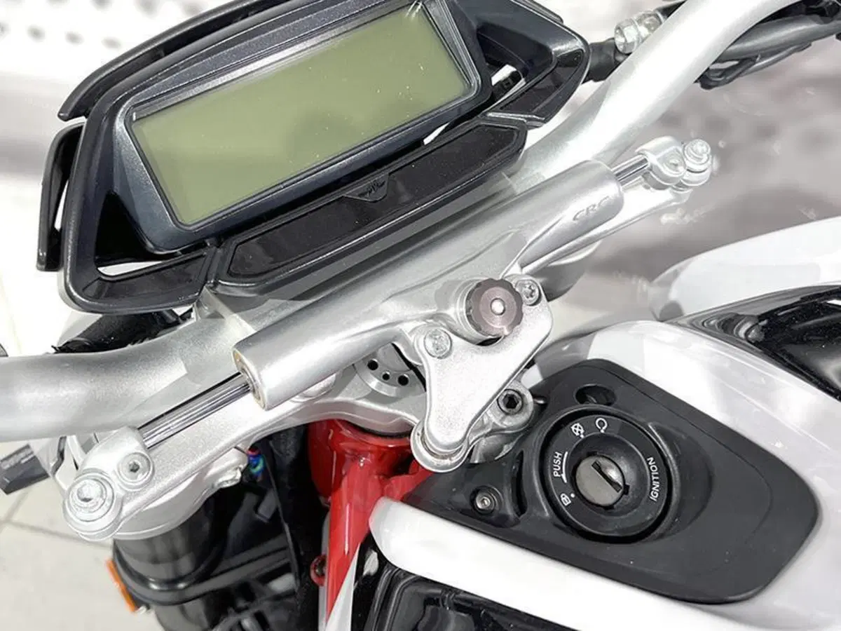 MV Agusta Brutale 800 RR (2017 - 20) (9)