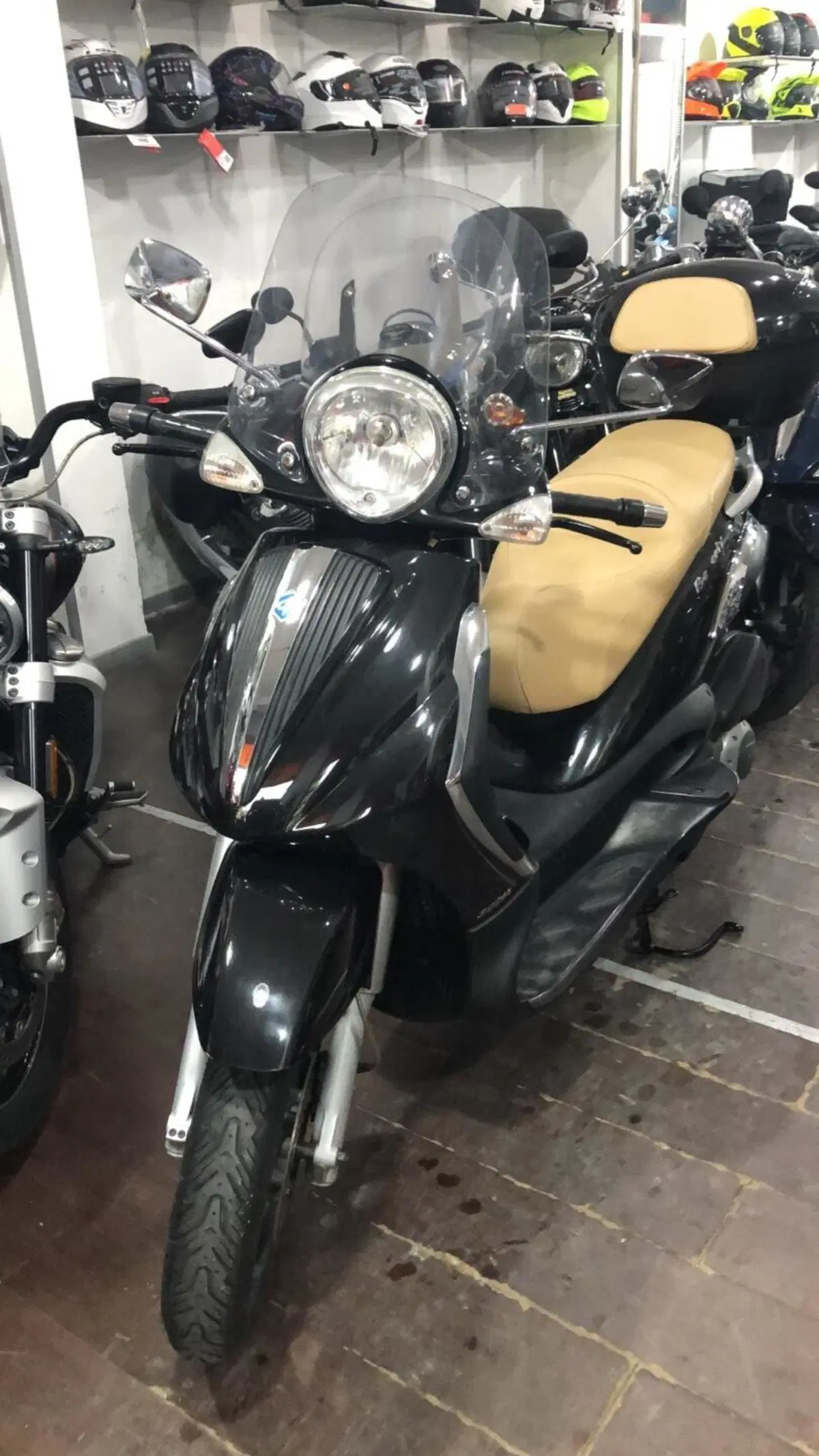 Piaggio Beverly 300 i.e. (2010 - 16) (2)
