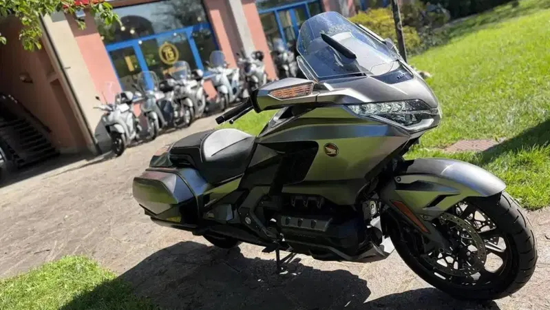 Honda Gold Wing 1800 Bagger &egrave; l'usato del giorno che vi far&agrave; scordare l'auto