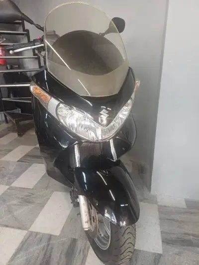Suzuki Burgman UH 200 (2006 - 12) usata