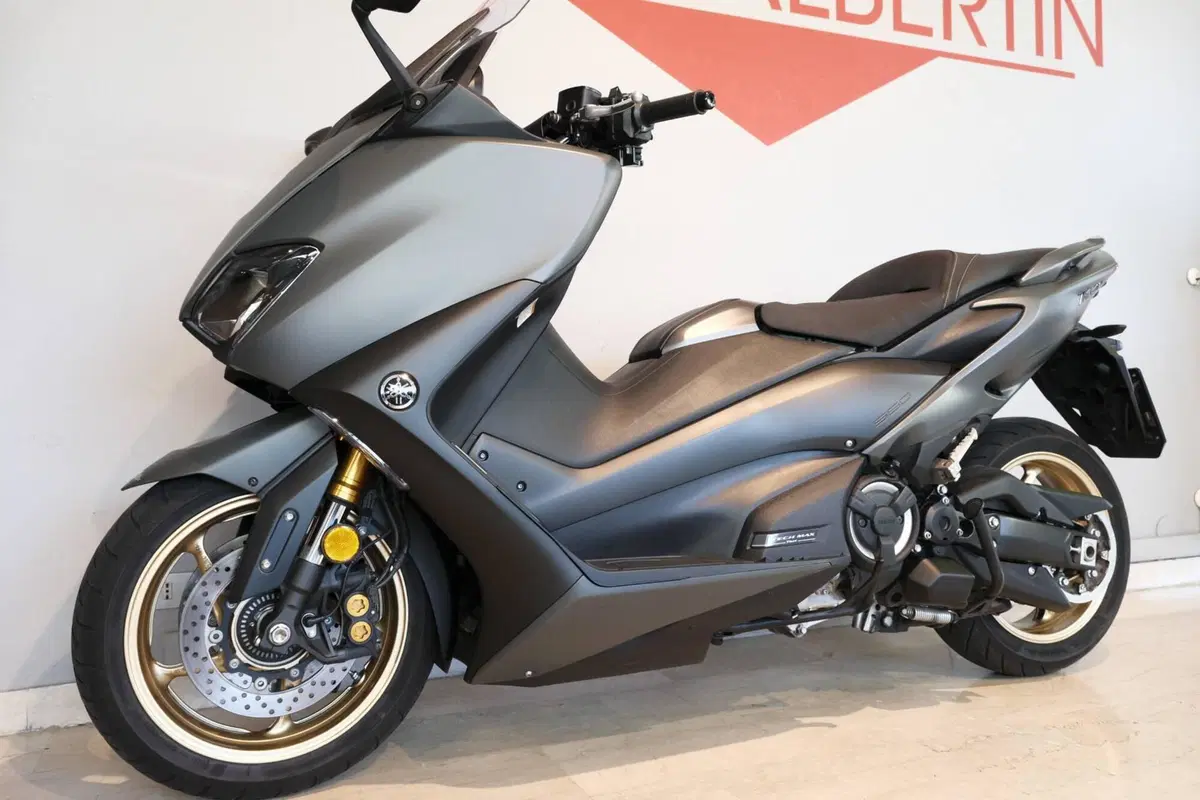 Yamaha T-Max 560 Tech Max (2021) (4)