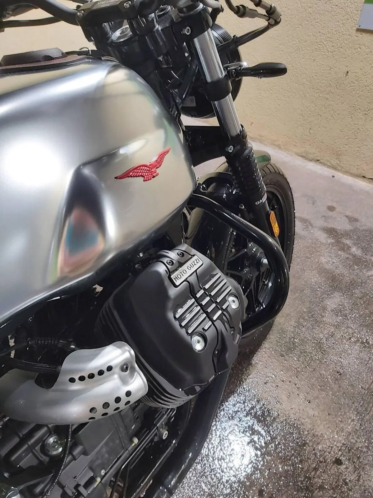 Moto Guzzi V7 III Stone S (2020) (2)