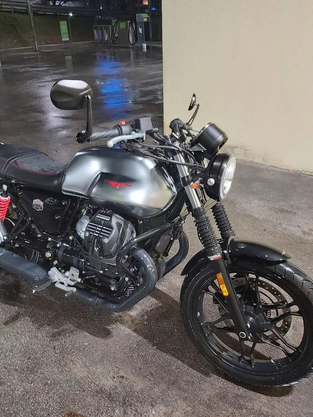 Moto Guzzi V7 III Stone S (2020) (3)