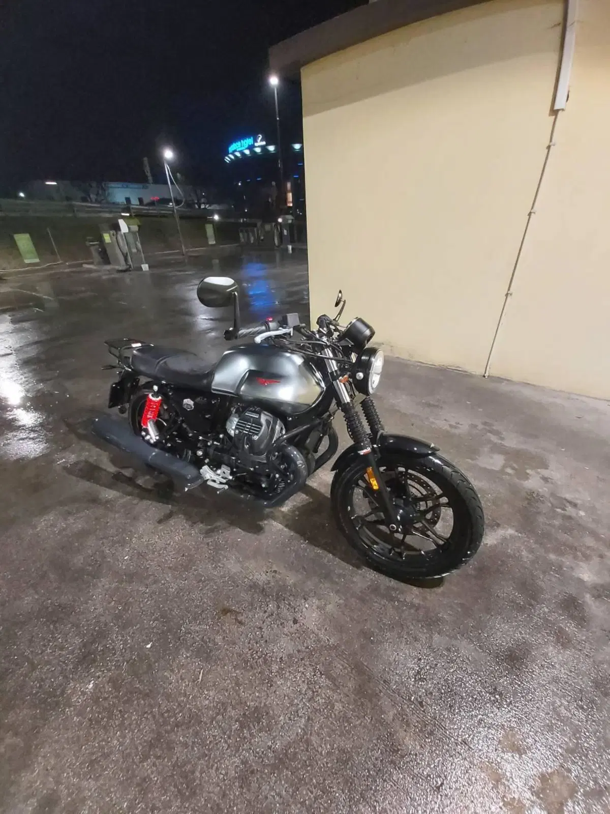Moto Guzzi V7 III Stone S (2020) (4)