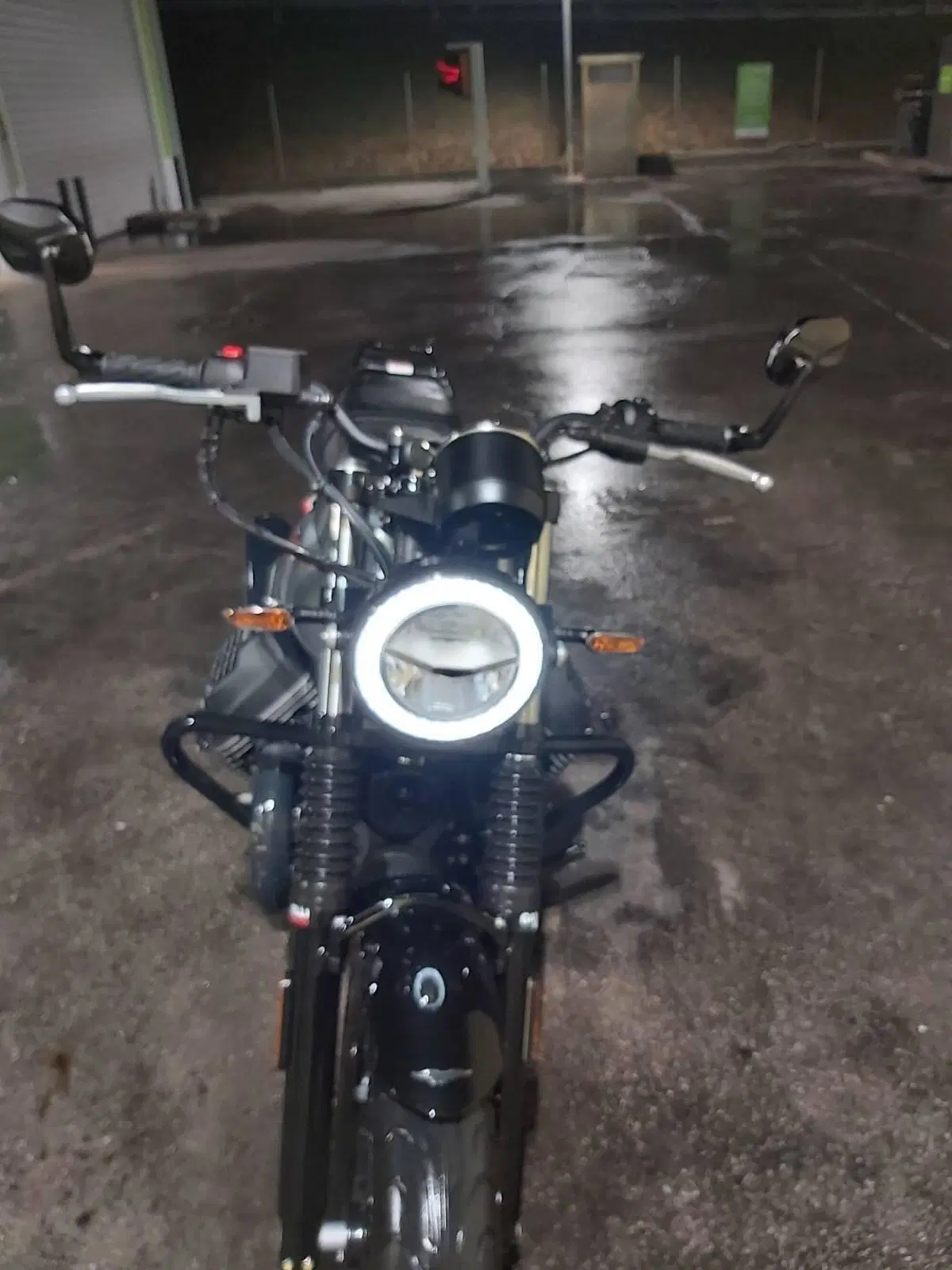 Moto Guzzi V7 III Stone S (2020) (8)