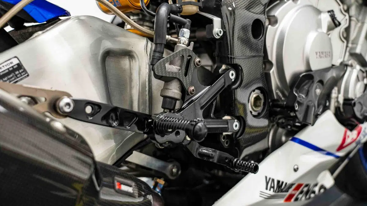Yamaha YZF R1 M (2015 - 16) (11)