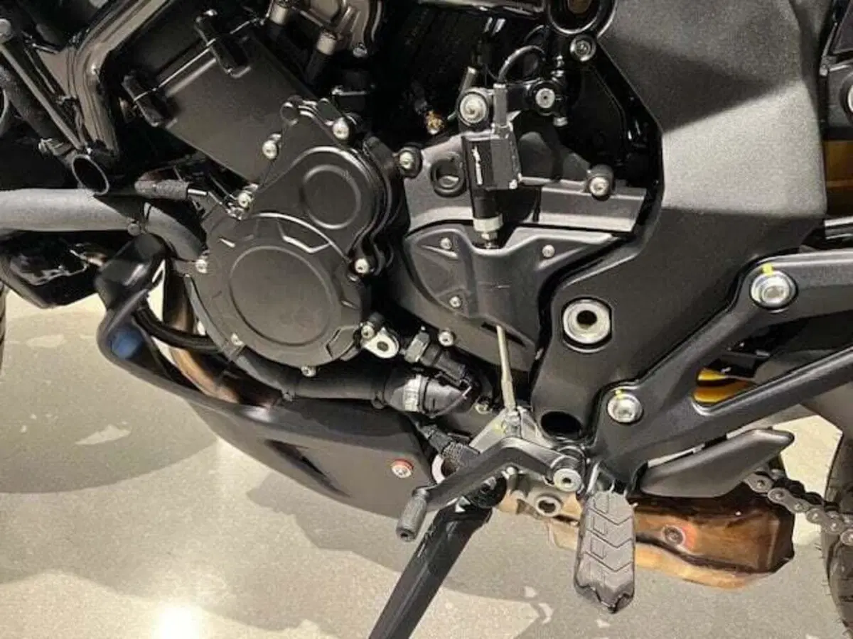MV Agusta Turismo Veloce 800 R (2023 - 26) (9)