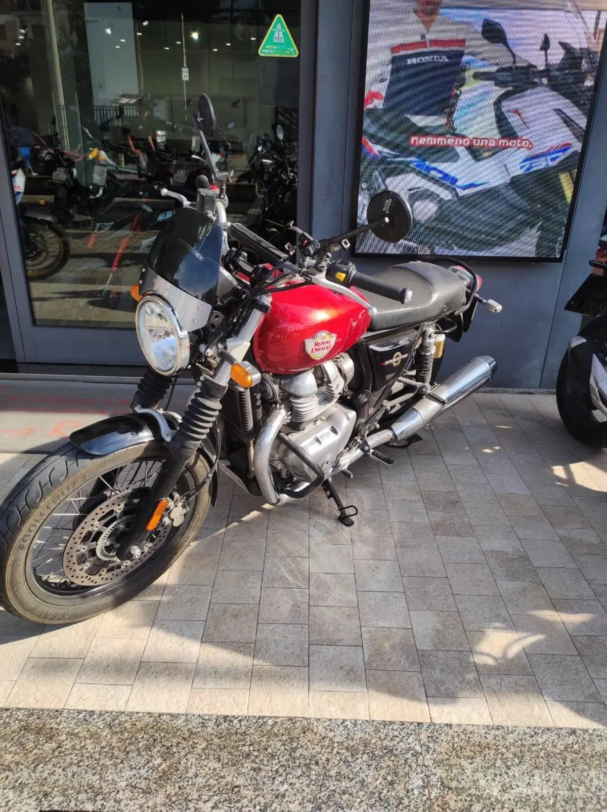 Royal Enfield Interceptor 650 (2021 - 26) (4)