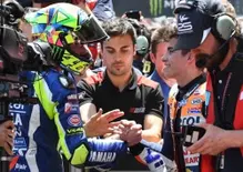 Vi ricordate la stretta di mano post 2015 fra Valentino Rossi e Marc Márquez, con relativa tregua durata quasi due anni? [VIDEO]