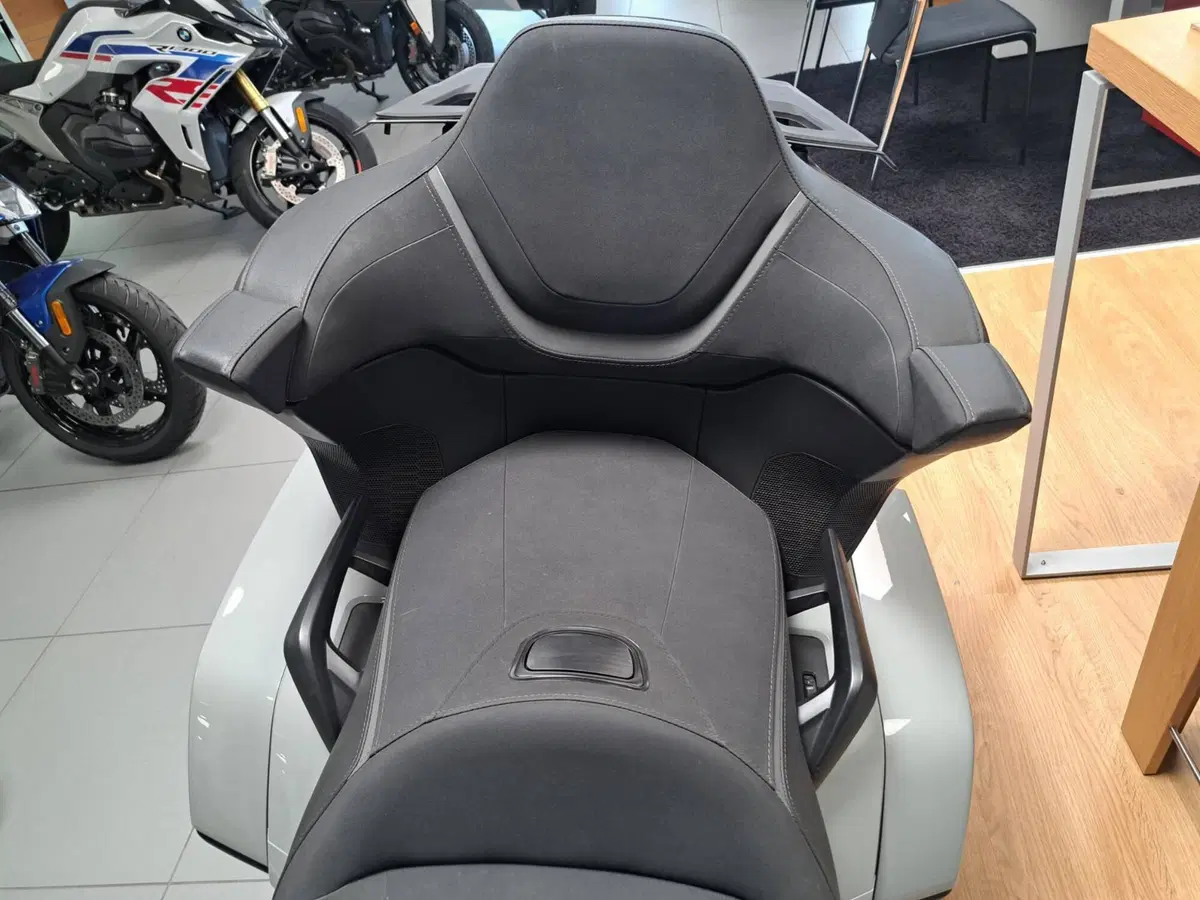 Honda GL 1800 Gold Wing Tour (2025 - 26) (4)