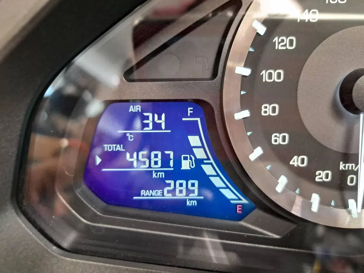 Honda GL 1800 Gold Wing Tour (2025 - 26) (6)