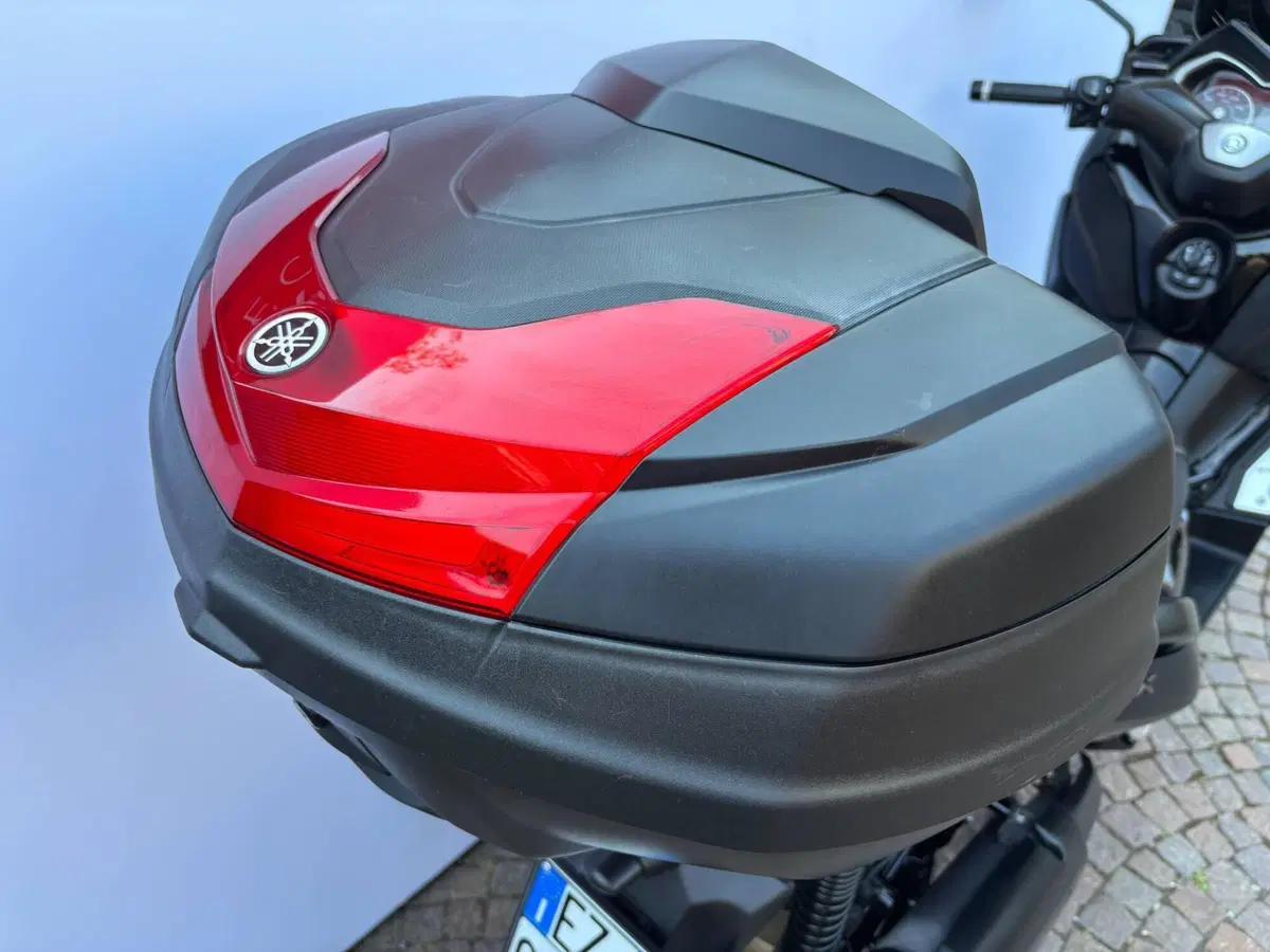 Yamaha X-Max 300 Tech Max (2021 - 24) (3)