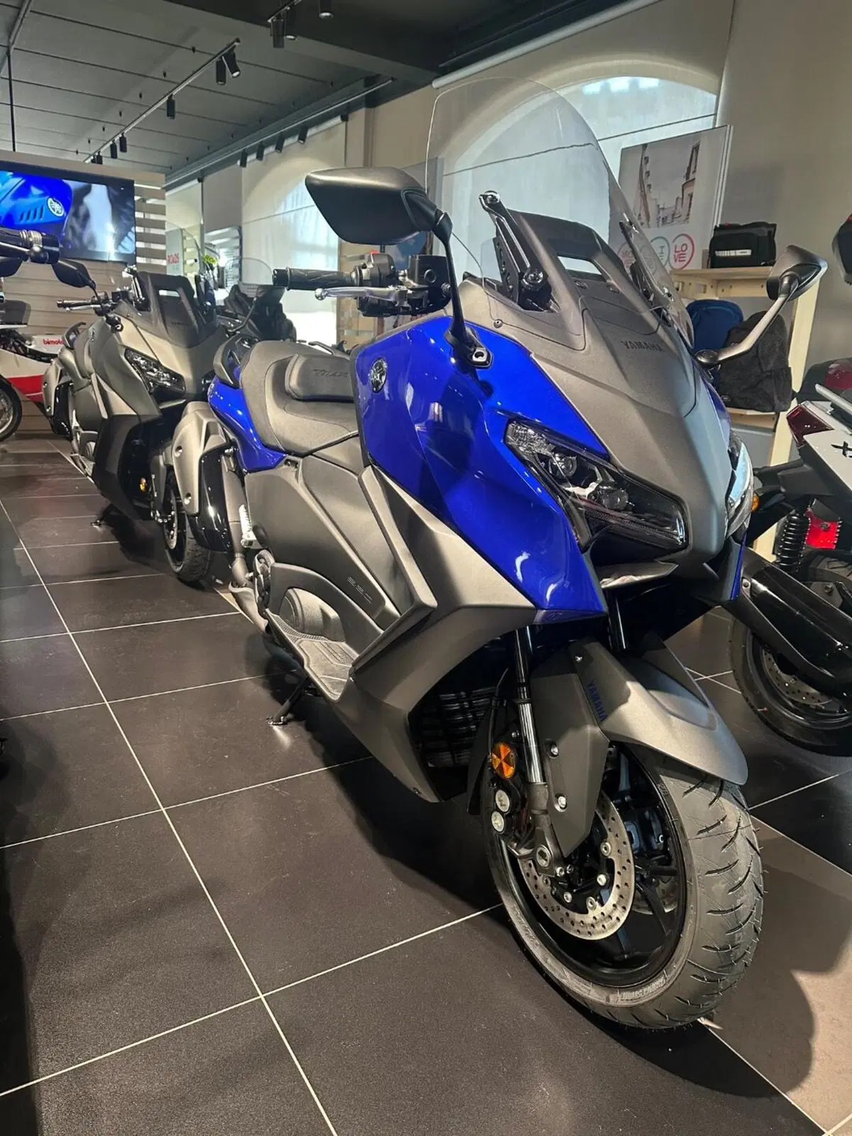 Yamaha T-Max 560 (2025 - 26)
