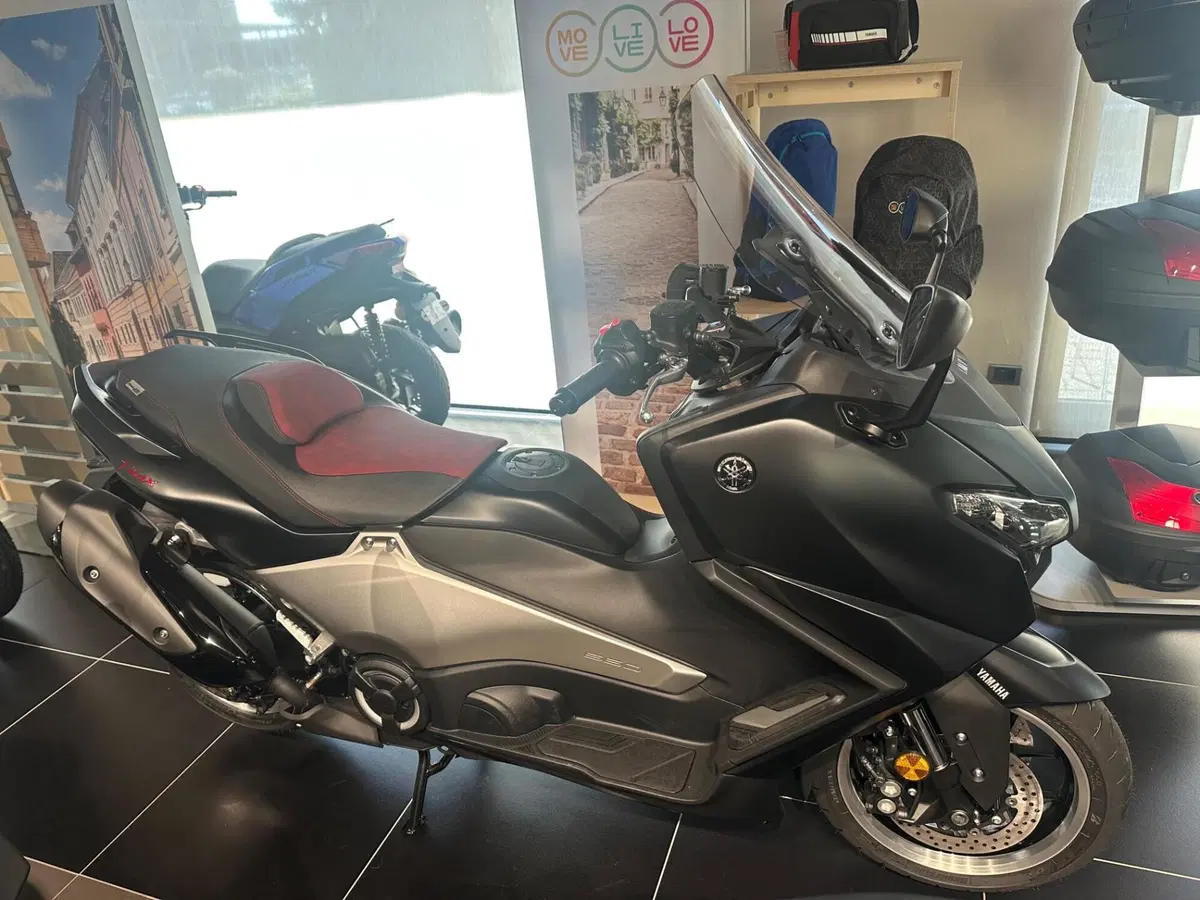 Yamaha T-Max 560 25th Anniversary (2026)