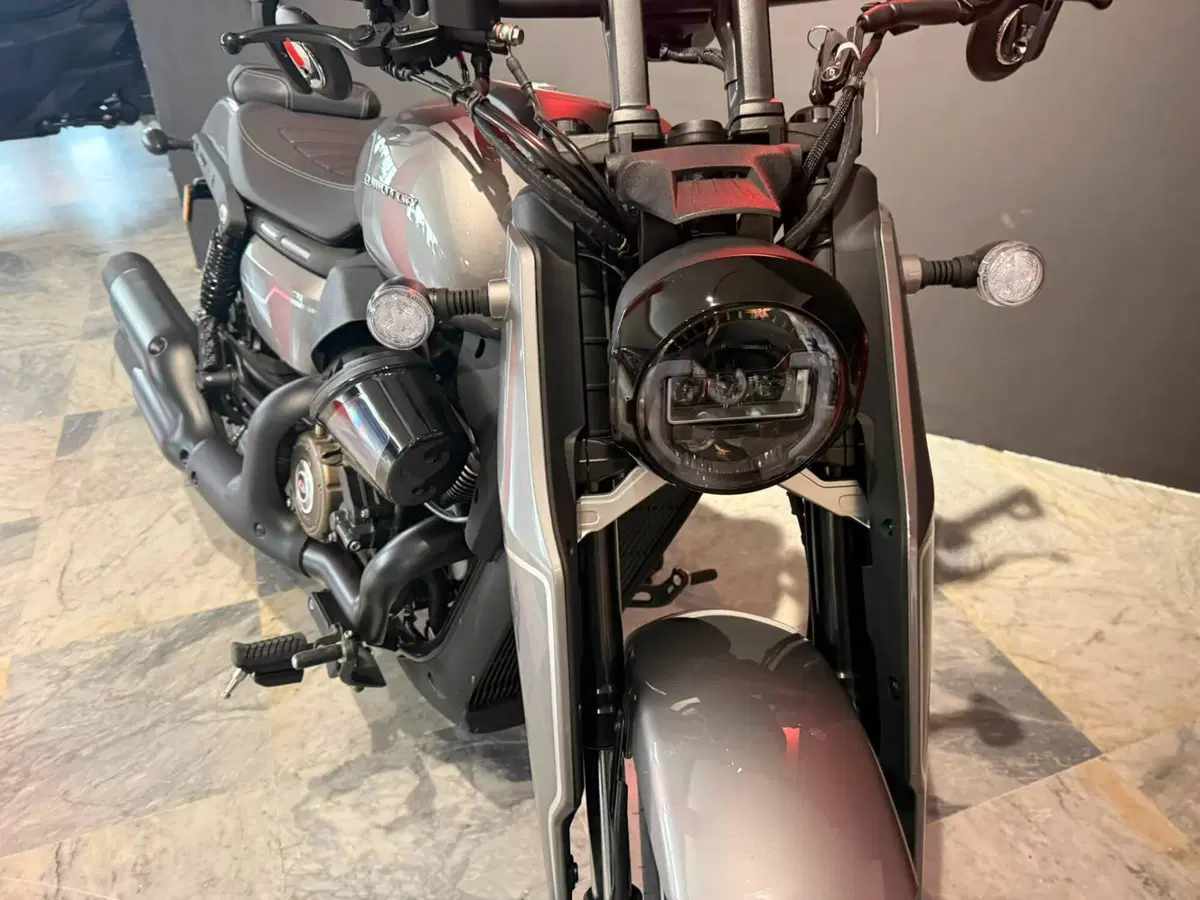 QJ Motor SRV 400 VS (2026) (4)