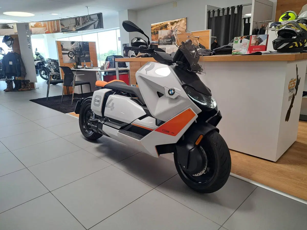 Bmw CE 04 (2021 - 25) (2)