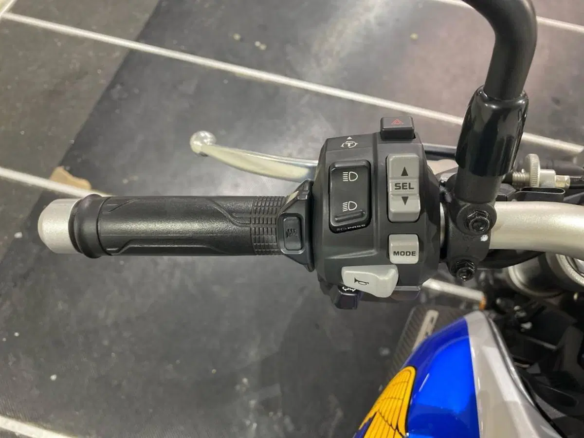 Honda CB 1000 R + Neo Sport Cafè (2019 - 20) (7)