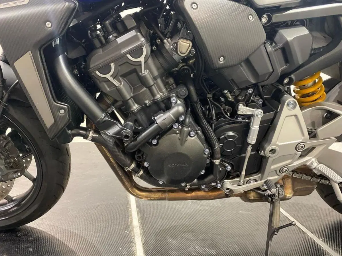 Honda CB 1000 R + Neo Sport Cafè (2019 - 20) (13)