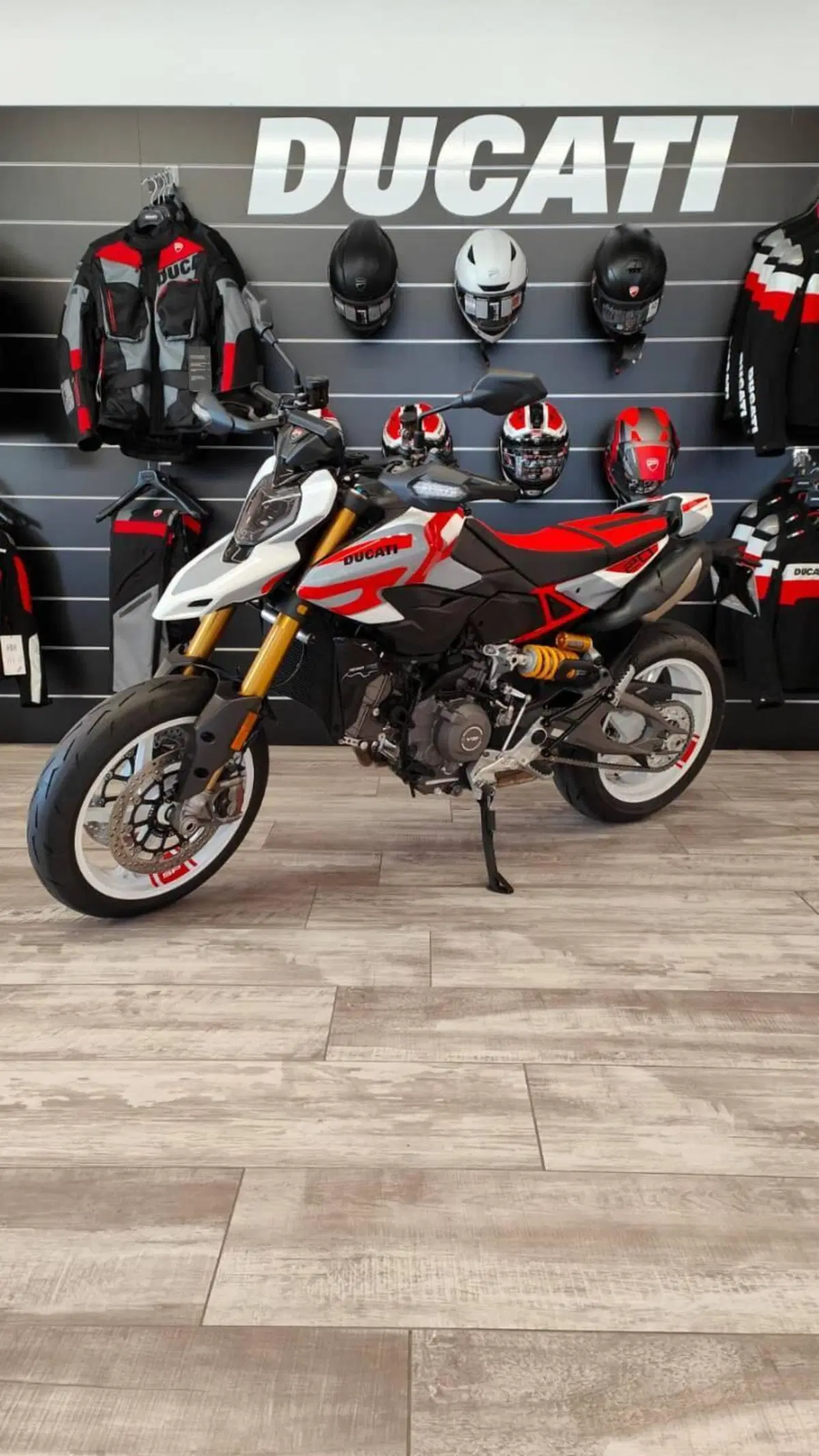 Ducati Hypermotard V2 SP (2026) (2)