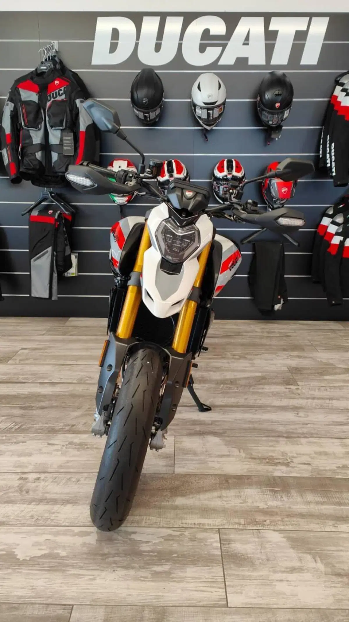 Ducati Hypermotard V2 SP (2026) (3)