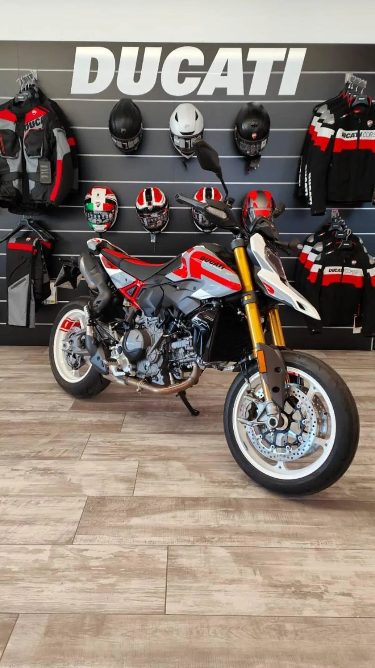 Ducati Hypermotard V2 SP (2026) (4)