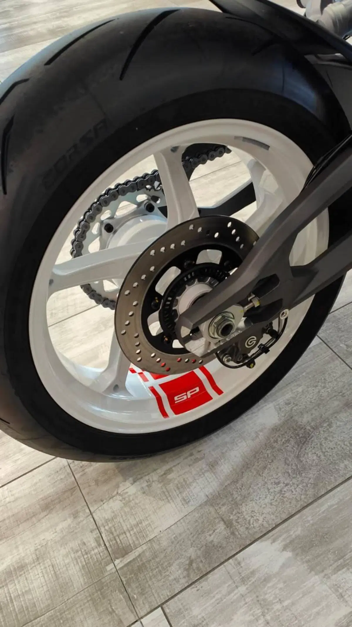 Ducati Hypermotard V2 SP (2026) (8)