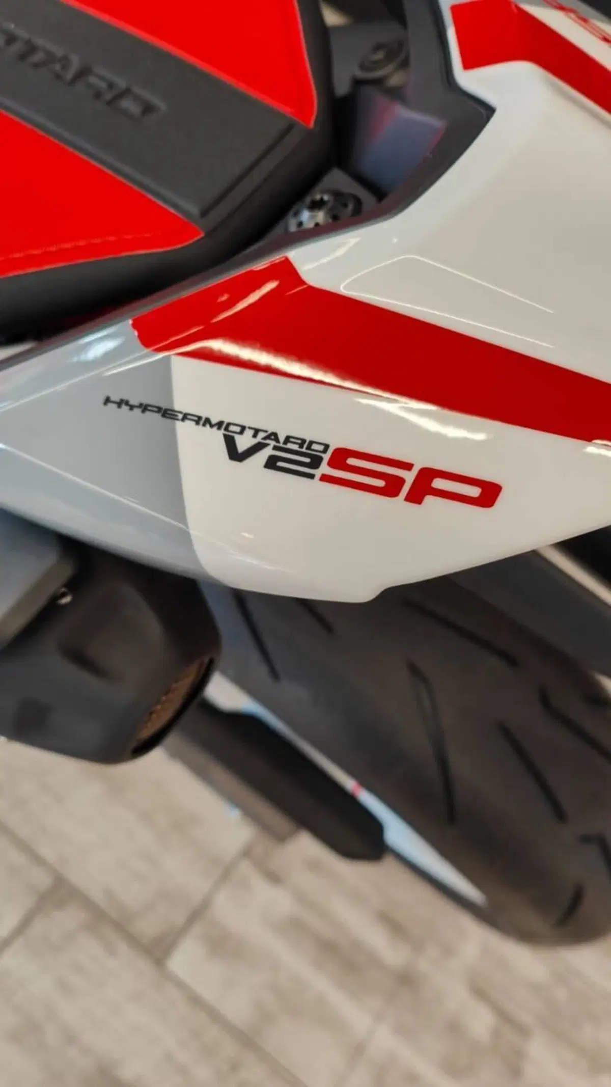 Ducati Hypermotard V2 SP (2026) (9)