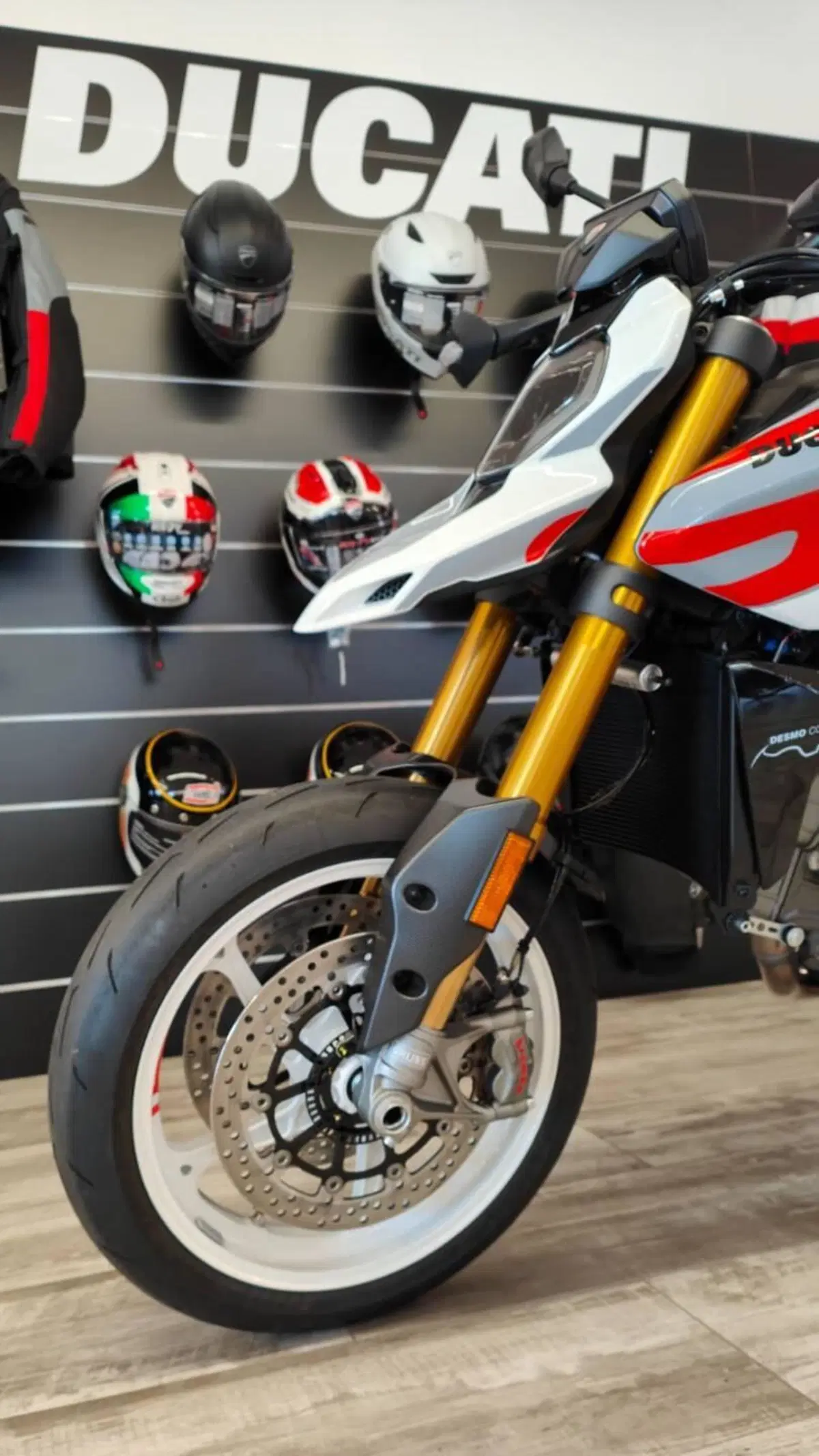 Ducati Hypermotard V2 SP (2026) (11)