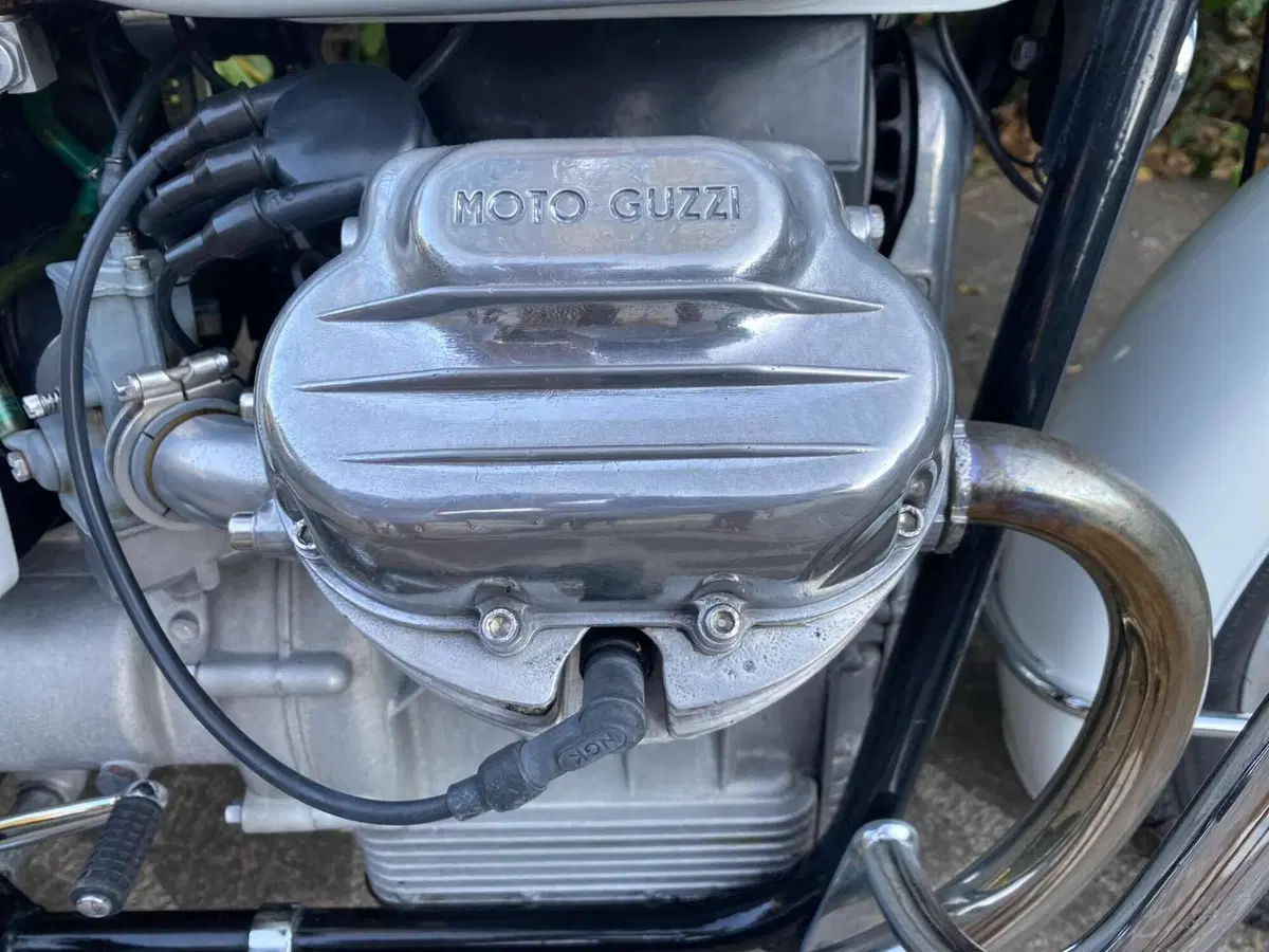 Moto Guzzi V7 special  (2)
