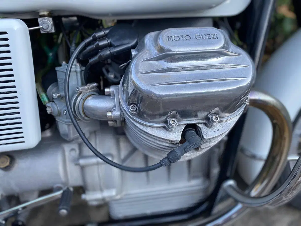 Moto Guzzi V7 special  (7)