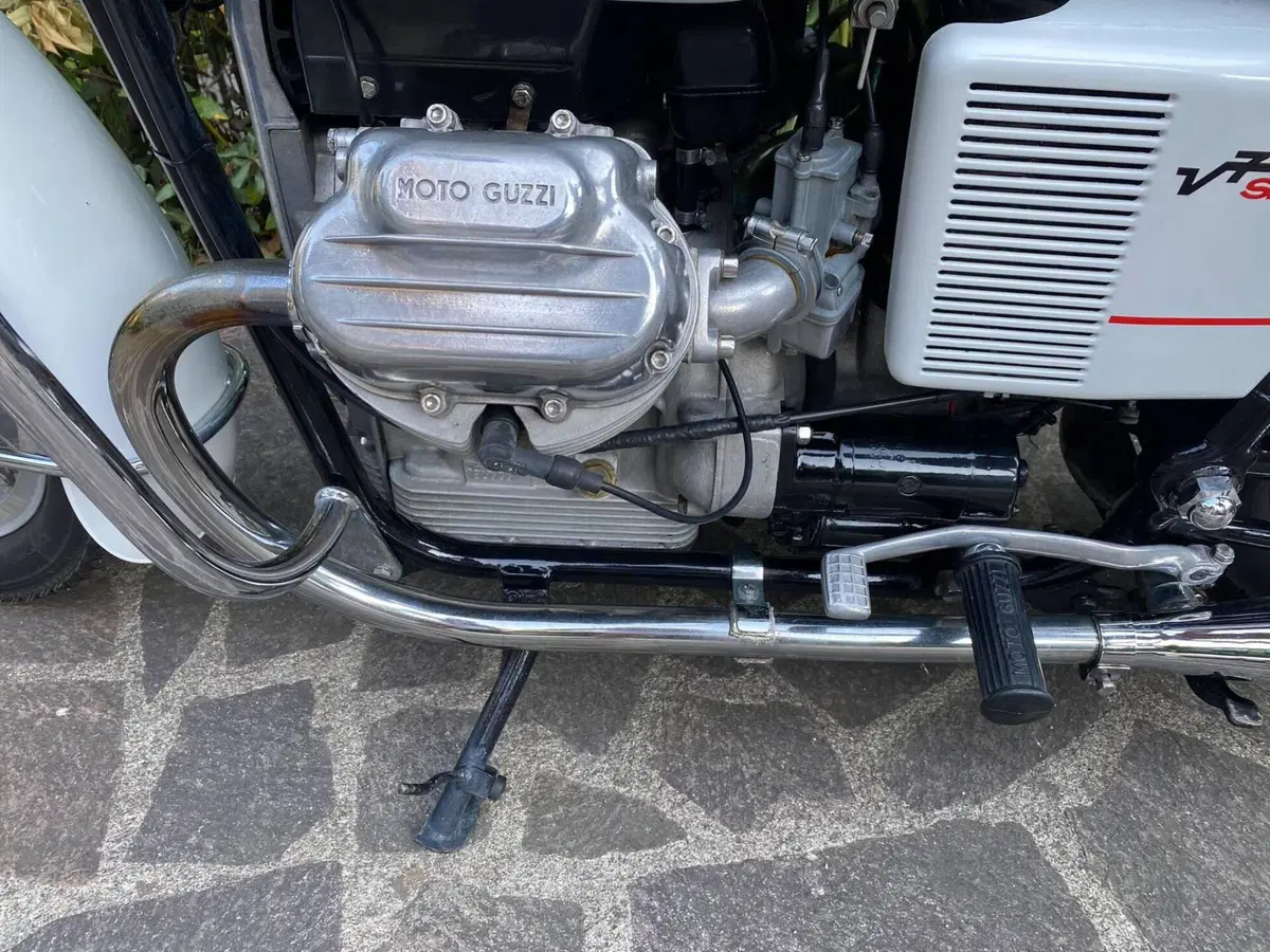 Moto Guzzi V7 special  (8)