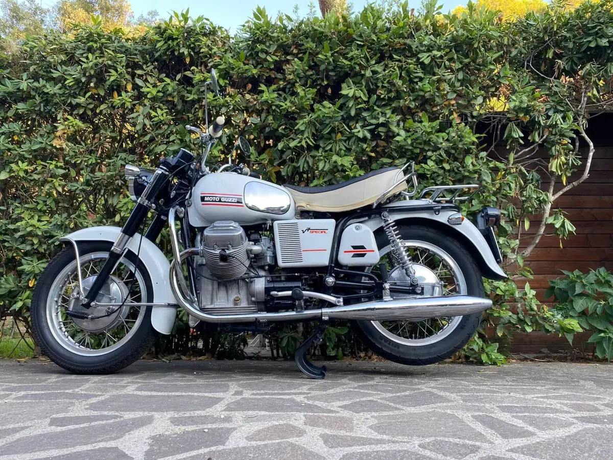 Moto Guzzi V7 special  (10)