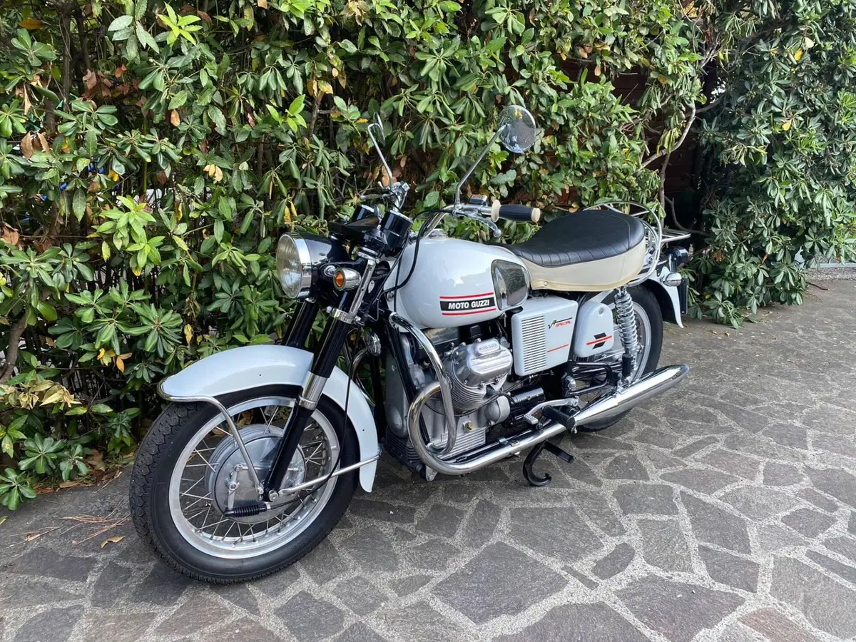 Moto Guzzi V7 special  (14)
