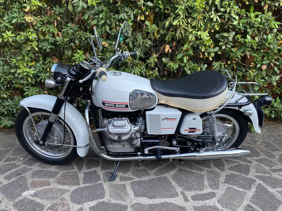 Moto Guzzi V7 special  (18)