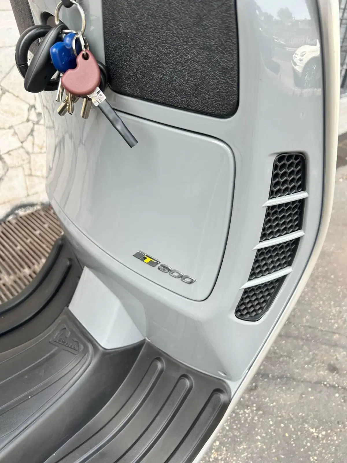 Vespa GTS 300 Hpe Super Tech (2019) (3)