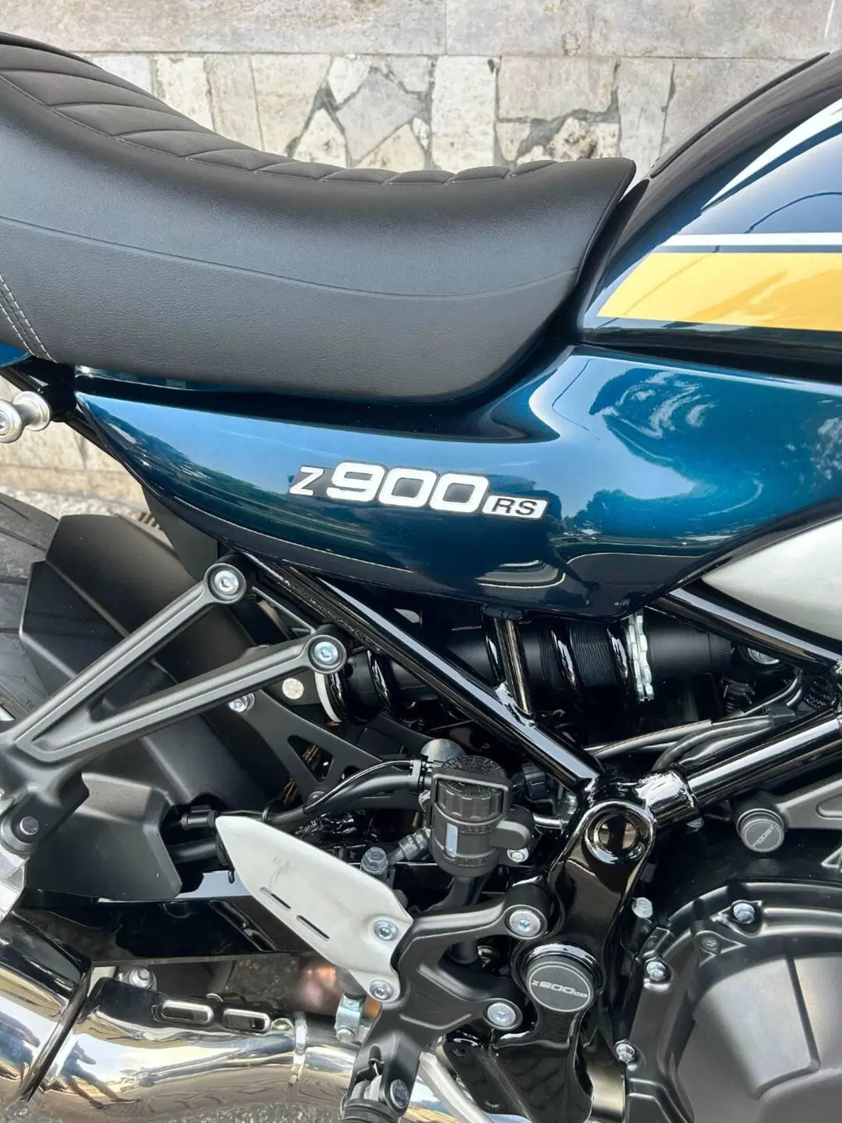 Kawasaki Z 900 RS (2022 - 25) (2)