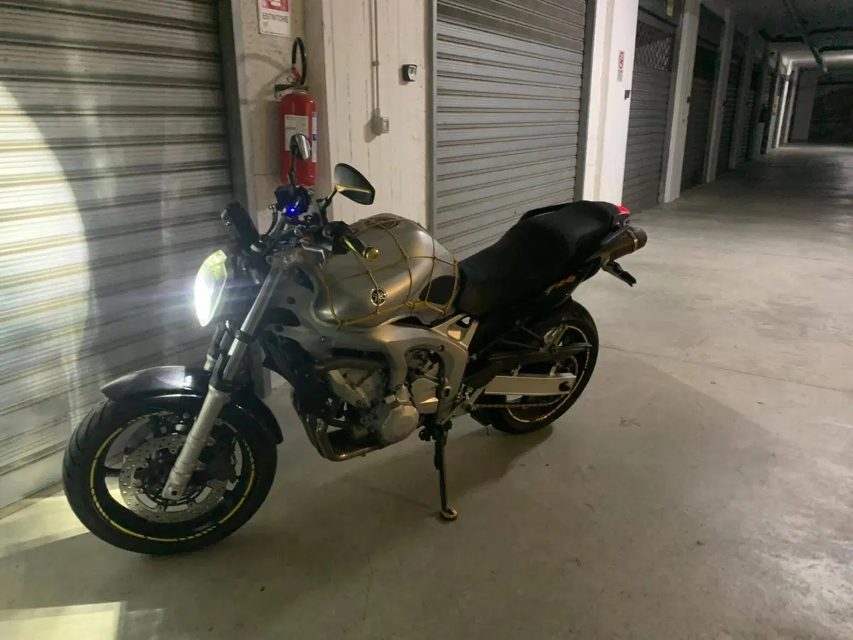 Yamaha FZ6 (2004 - 07) (4)