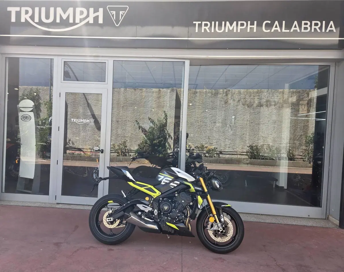 Triumph Street Triple 765 Moto2 (2026) (2)