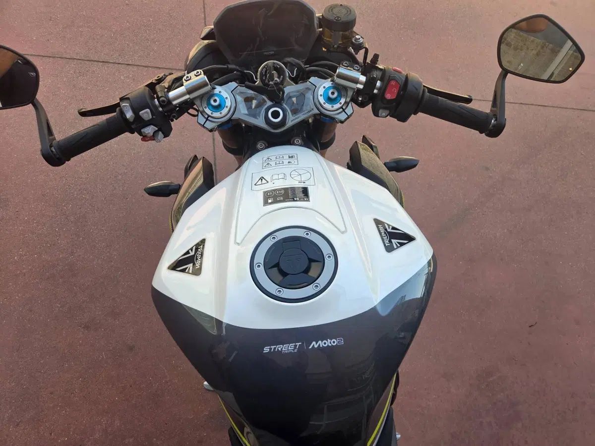 Triumph Street Triple 765 Moto2 (2026) (12)