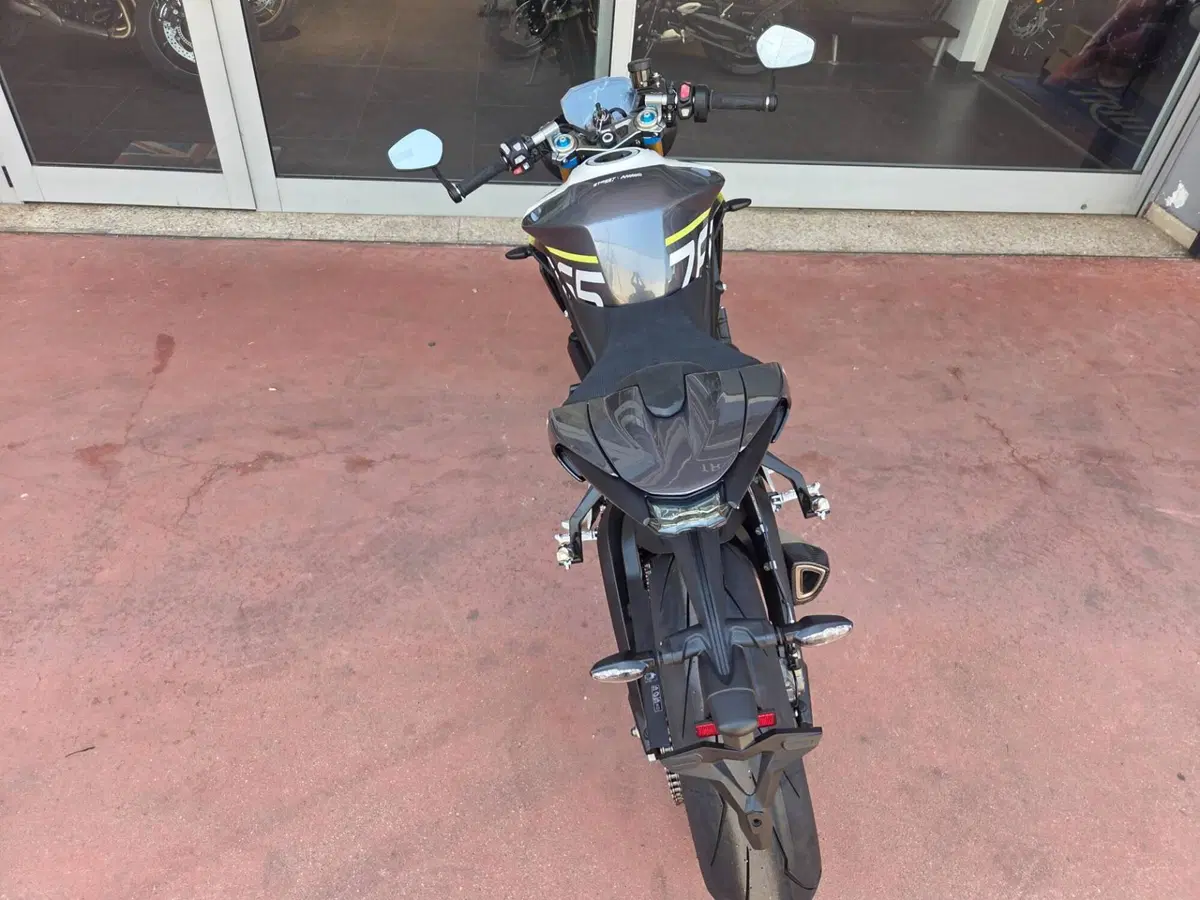 Triumph Street Triple 765 Moto2 (2026) (20)