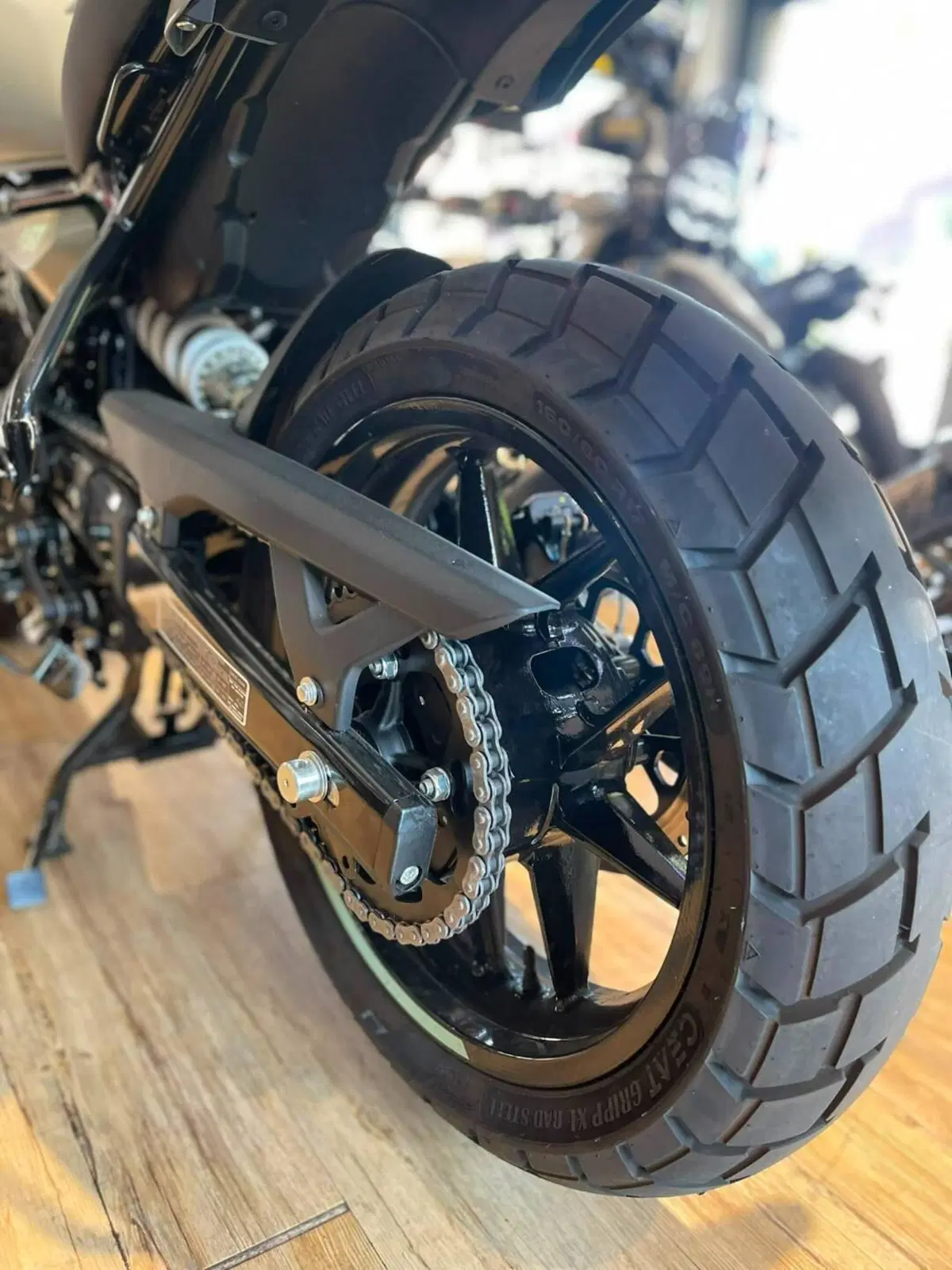 Royal Enfield Guerrilla 450 (2024 - 26) (4)