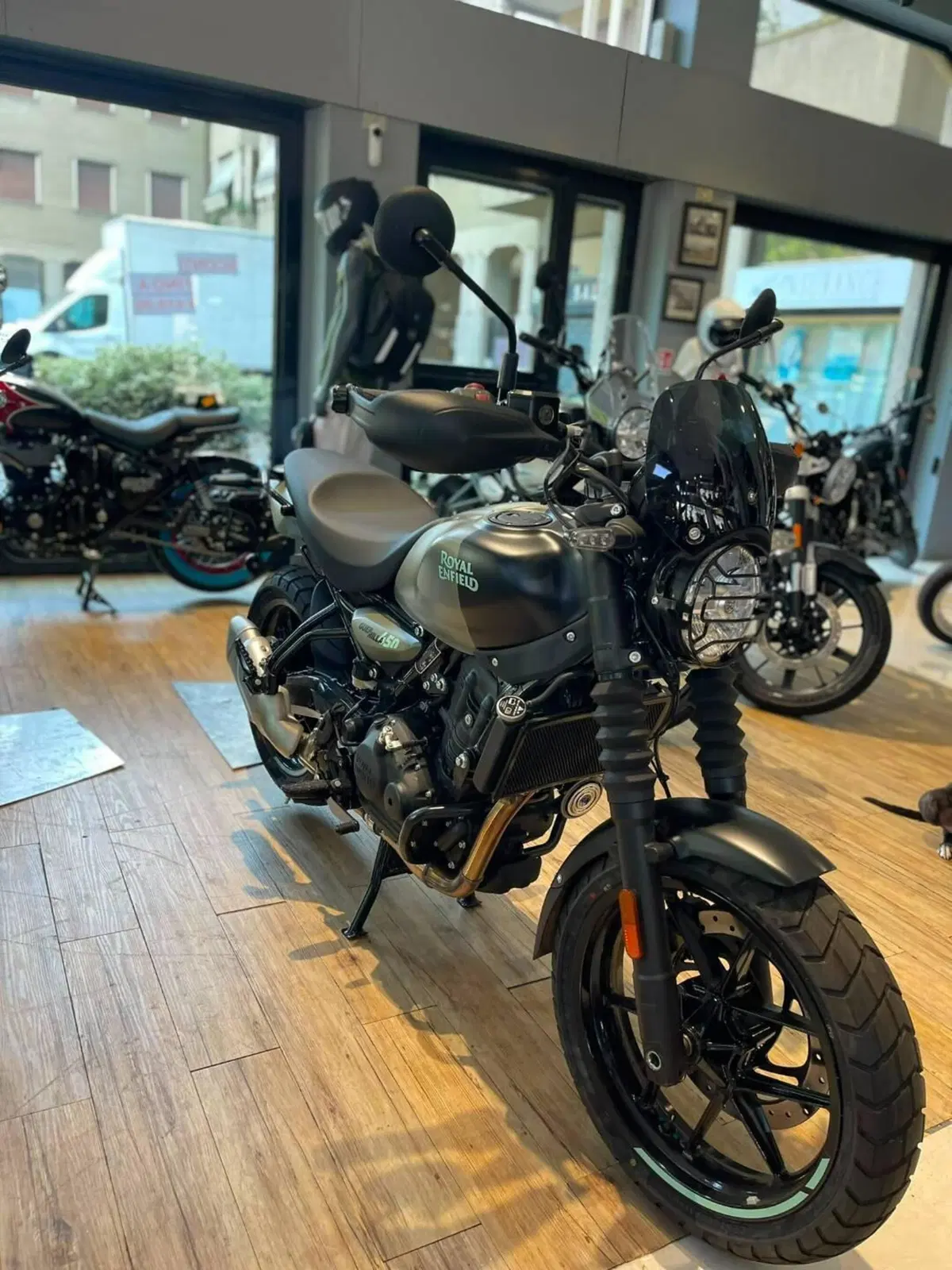 Royal Enfield Guerrilla 450 (2024 - 26) (7)
